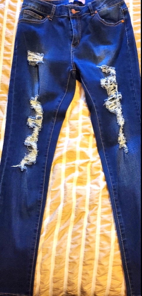 Juniors size 9 distressed jeans